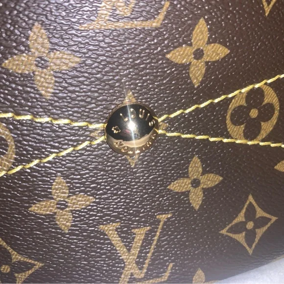 Beautiful Handbag - Picture 5 of 12